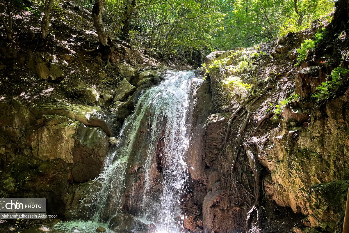 آبشار سنور در بخش چهاردانگه شهرستان ساری