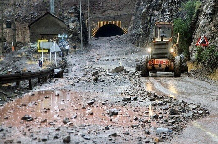 هشدار ریزش سنگ در جادههای کوهستانی مازندران